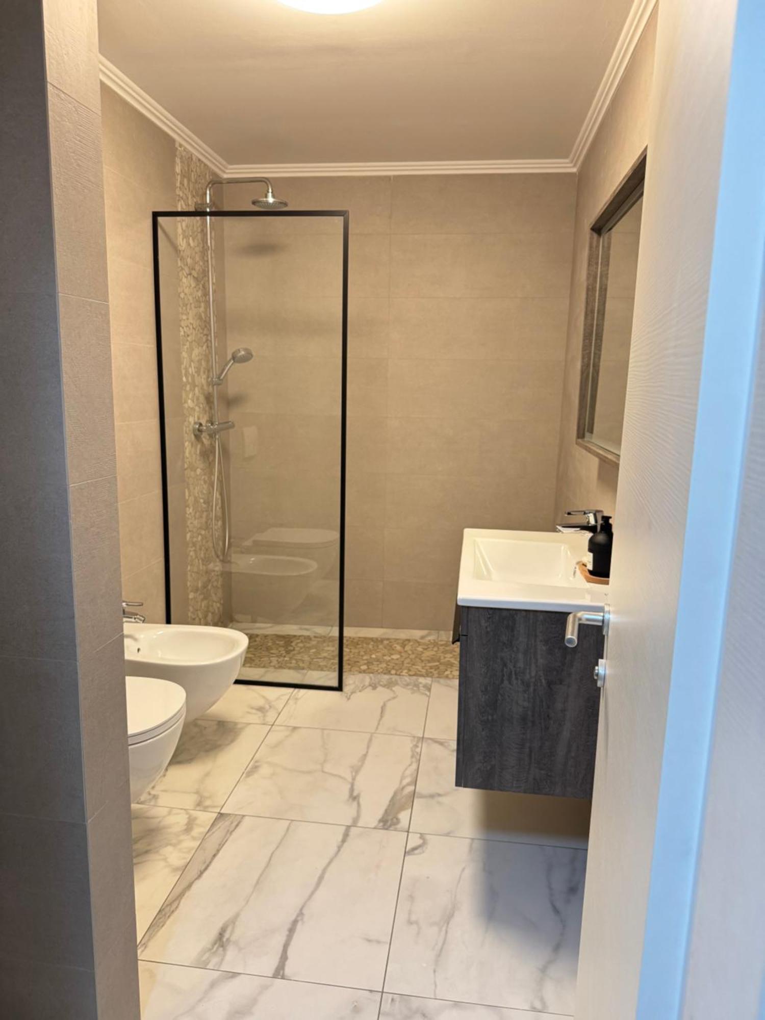 Free Parking Skanderbeg Square - Spacious Central Apartment 티라나 외부 사진