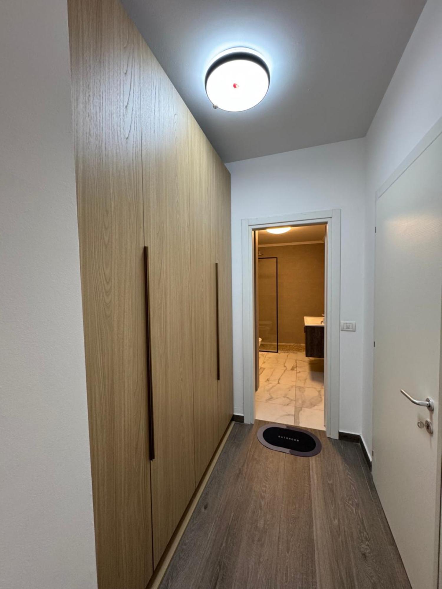 Free Parking Skanderbeg Square - Spacious Central Apartment 티라나 외부 사진